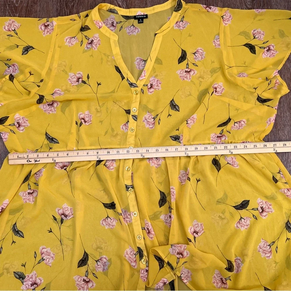 Torrid Floral Chiffon Hi-Low Babydoll Top Yellow Flutter Sleeve | Size: 5 - Picture 3 of 8